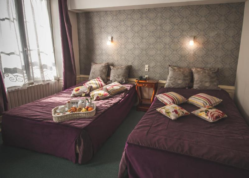 Quadruple Room image 2