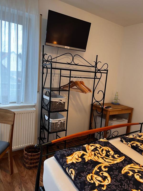 Double Room with Balcony image 4