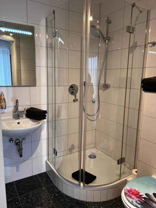Double Room with Balcony image 2