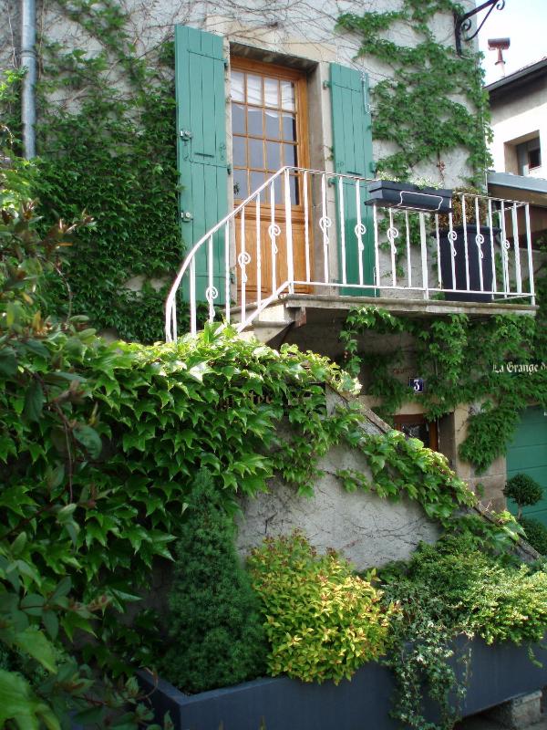 Two-Bedroom Apartment image 4