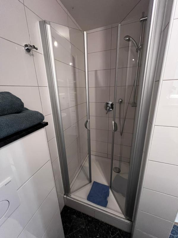 Double Room image 3