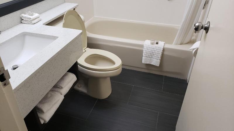 Deluxe Room with Two Double Beds Non-Smoking image 2