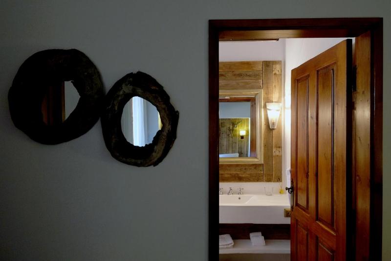 Superior Double Room image 3