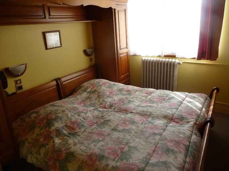 Standard Double Room image 4