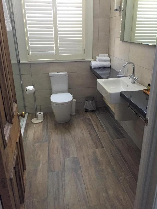 Twin Room with Shower image 3