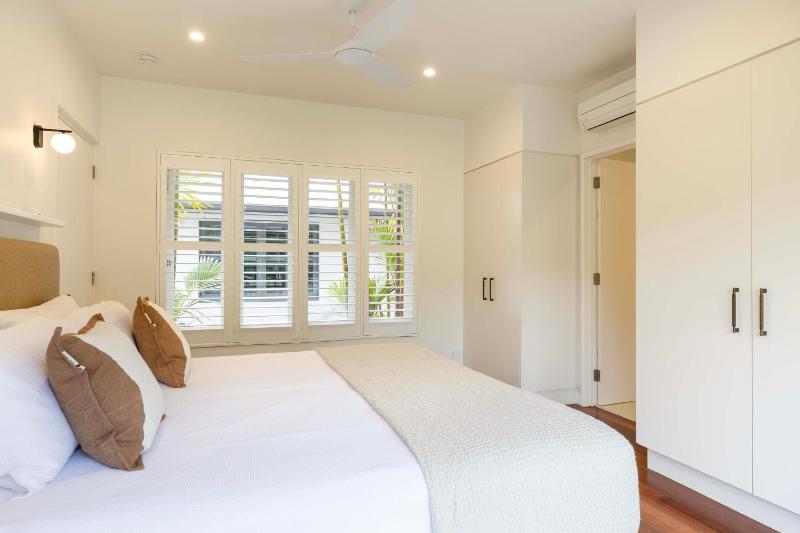 Sea Pavilion - Luxury home sleeps 12 guests - image 28