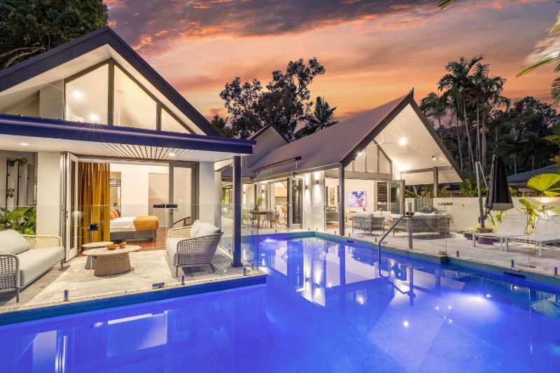 Sea Pavilion - Luxury home sleeps 12 guests - image 34