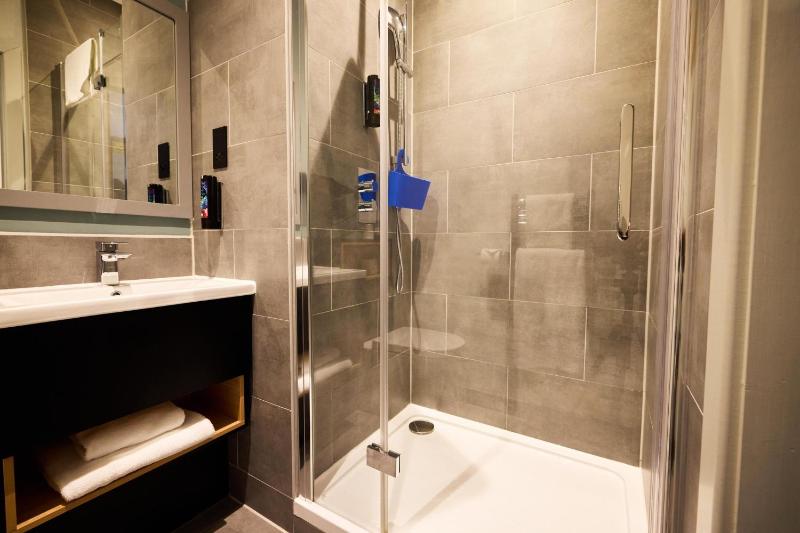 Standard Room image 2