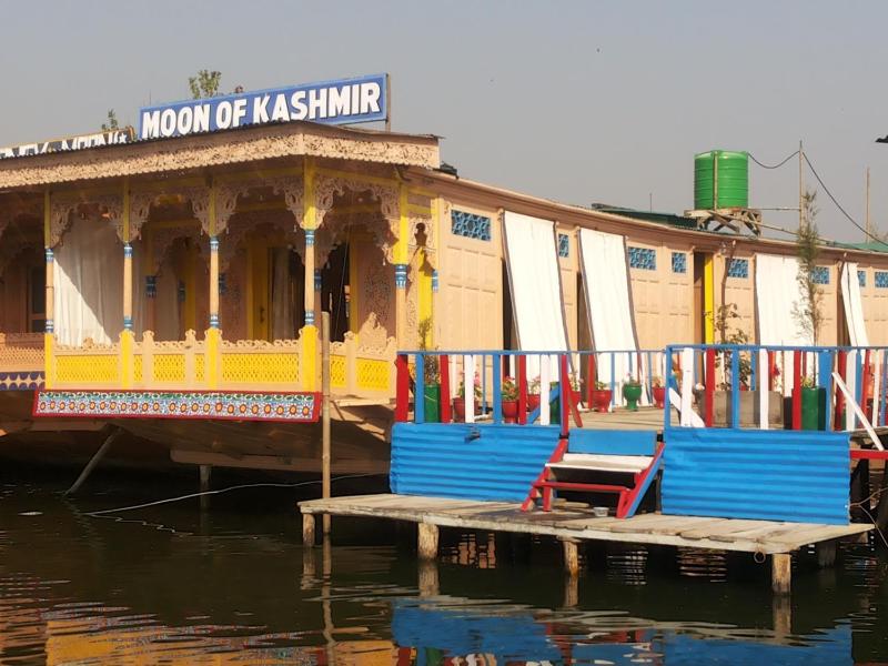 Houseboat Moon of Kashmir - image 15