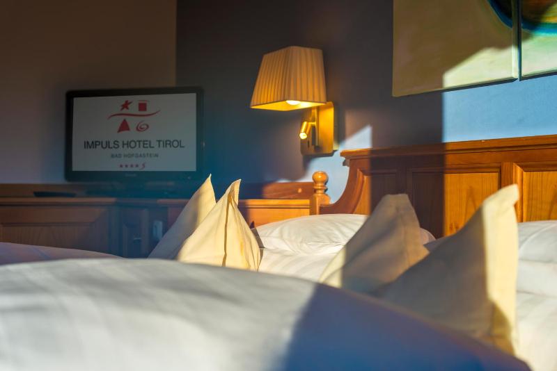Standard Double Room with Balcony image 2