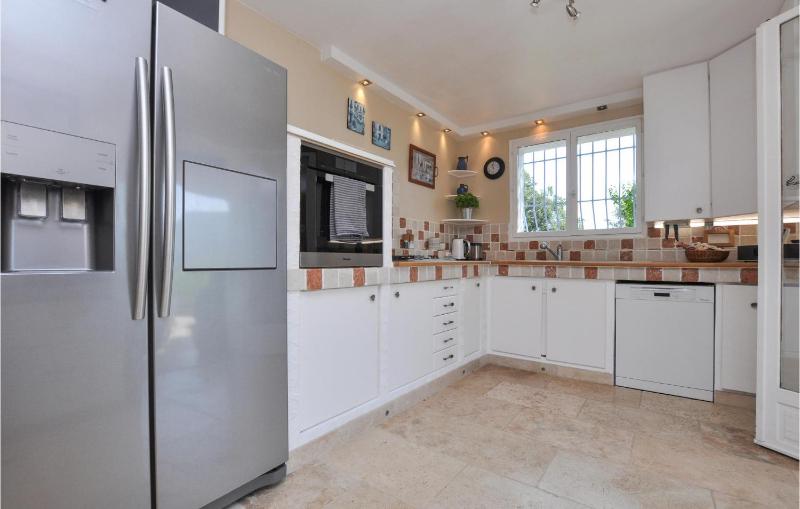 Lovely Home In Fréjus - image 27