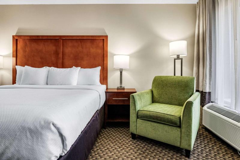 Superior King Room - Non-Smoking image 3