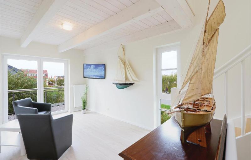 Four-Bedroom Holiday Home image 1