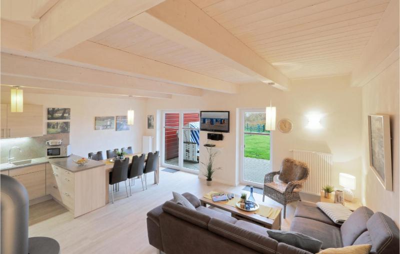 Three-Bedroom Holiday Home  image 1