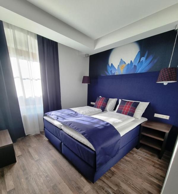 Double Room image 3