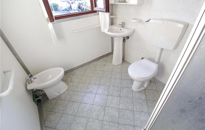 Lovely Apartment In Rosolina Mare - image 11