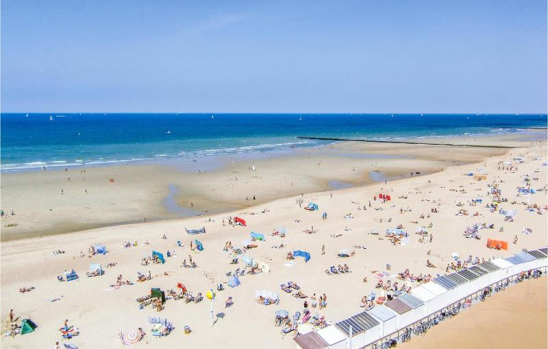 2 Bedroom Lovely Apartment In Oostende - image 10