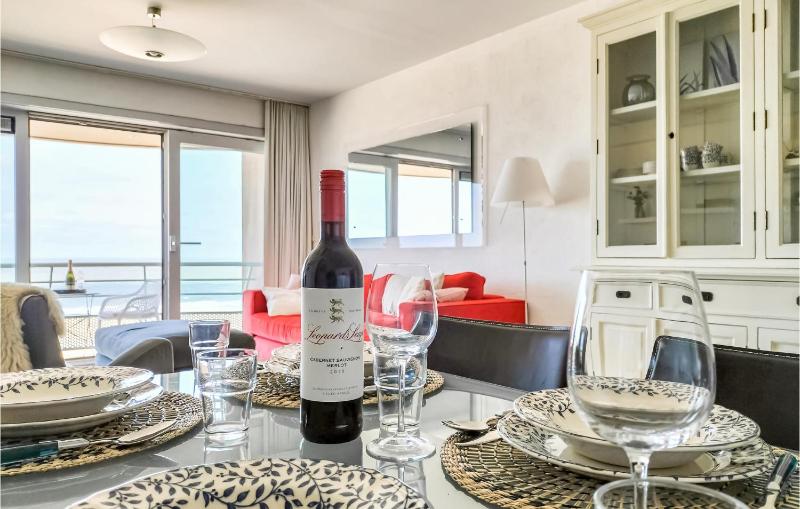 2 Bedroom Lovely Apartment In Oostende - image 18