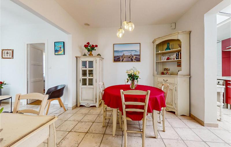 2 Bedroom Gorgeous Home In Royan - image 24