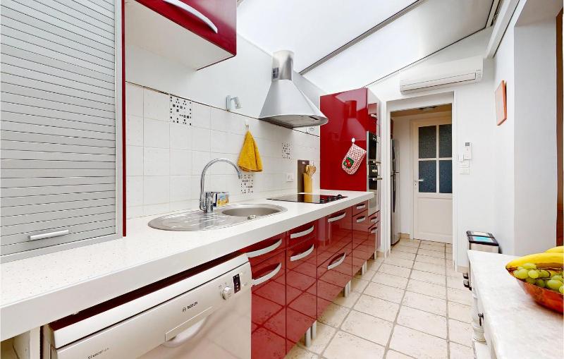 2 Bedroom Gorgeous Home In Royan - image 28