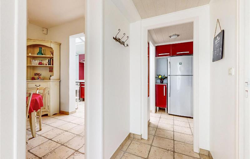 2 Bedroom Gorgeous Home In Royan - image 15