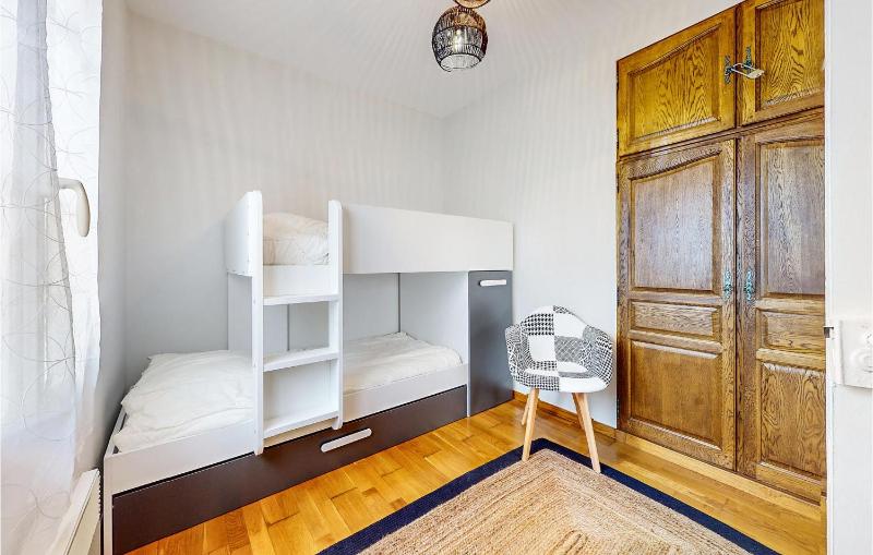 2 Bedroom Gorgeous Home In Royan - image 32