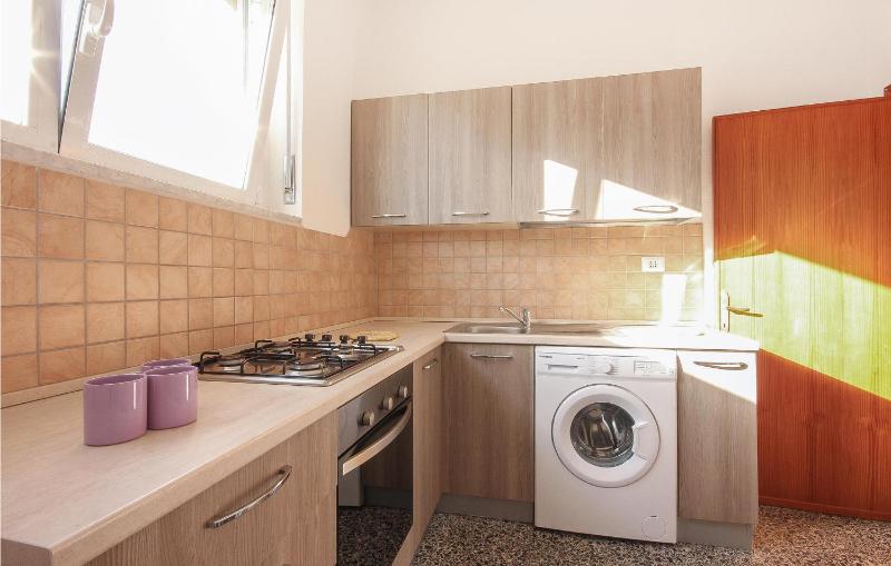 One-Bedroom Apartment image 3