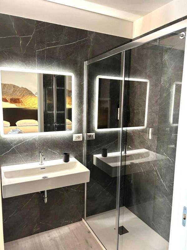 Deluxe Triple Room image 3