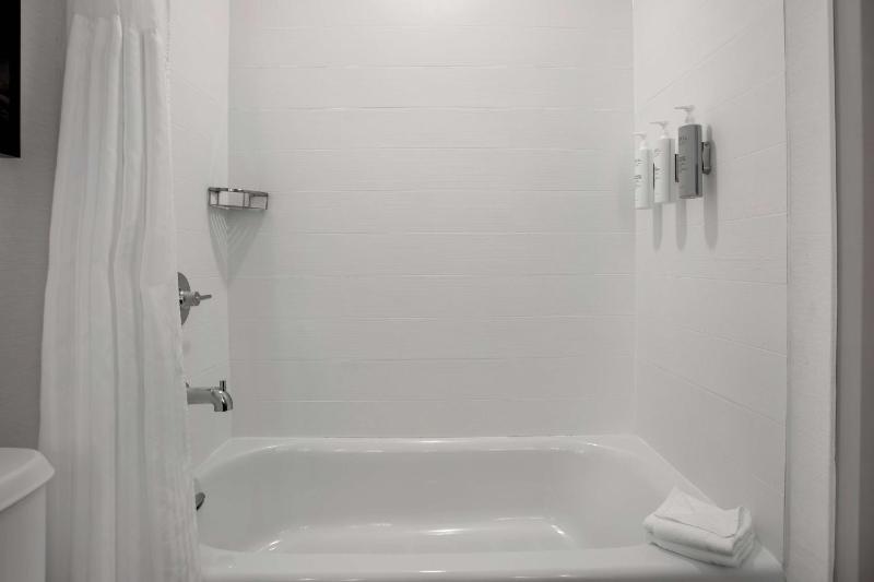 King Room image 3