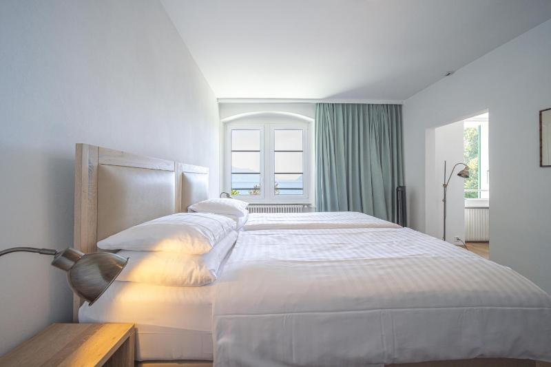 Suite with Lake View image 1