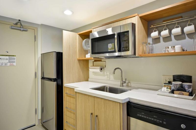 One-Bedroom King Suite - Non-Smoking image 1