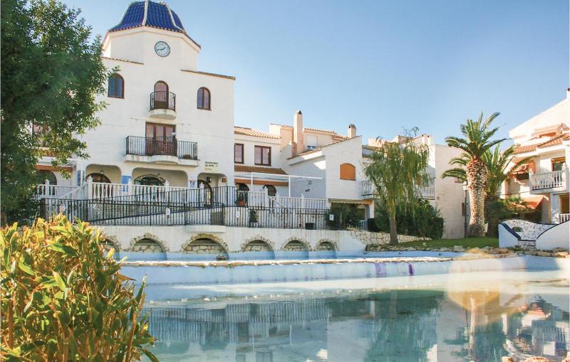 Amazing Home In Gran Alacant With Swimming Pool - image 2