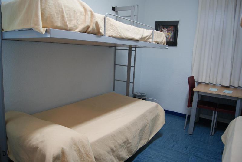 Family Room (6 Adults) image 4