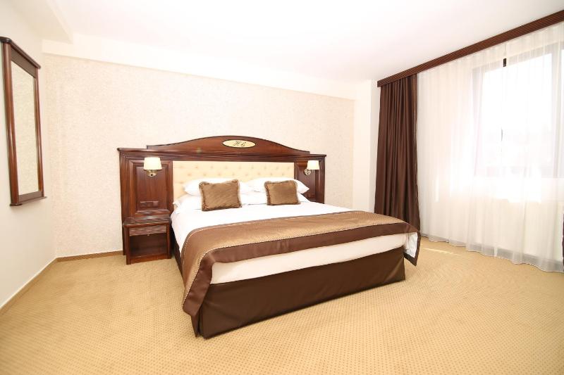 Two Bedroom Suite 4**** image 1