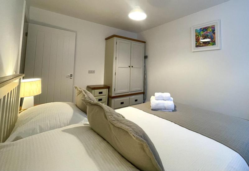 Sam's Cottage - image 8