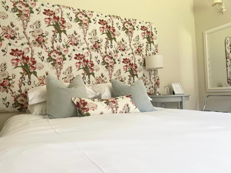 Deluxe Double Room image 3