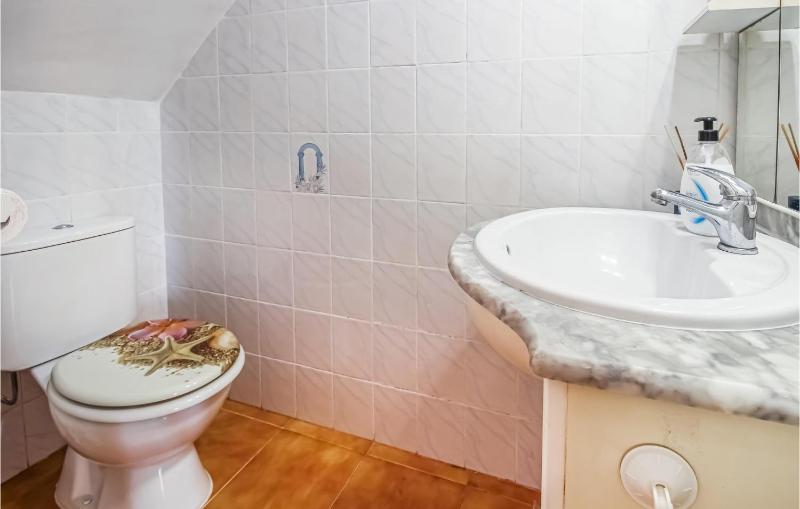Nice Home In Orihuela Costa With Wifi - image 2