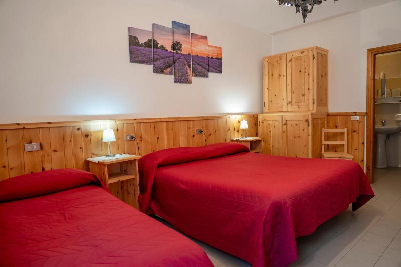 Quadruple Room image 2