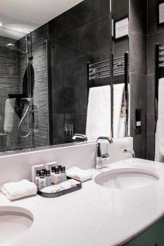 Superior Double Room image 2