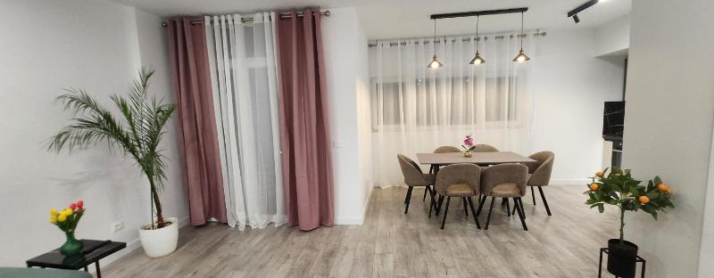Green Apartment - image 7