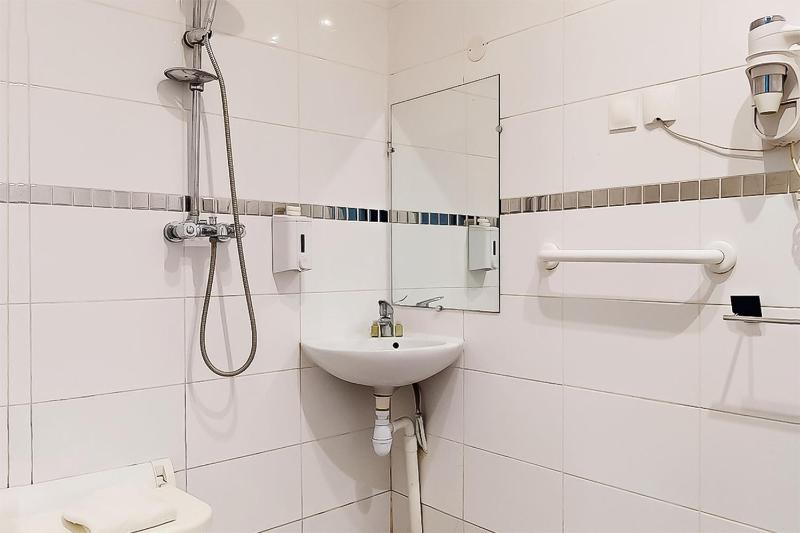 Double Room - Disability Access image 3