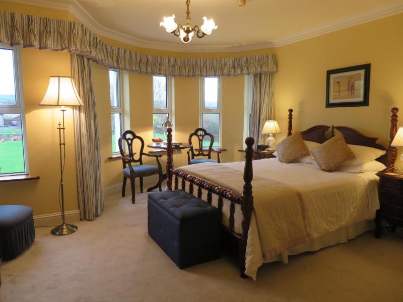 Quadruple Room image 3