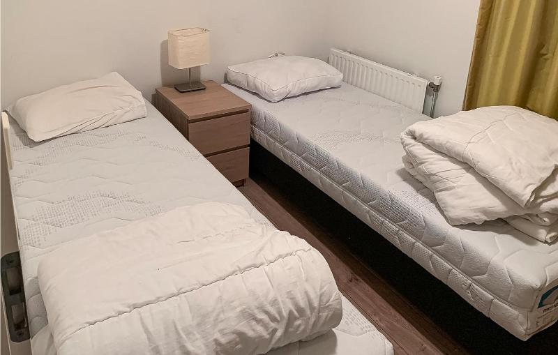 Three-Bedroom Holiday Home  image 4