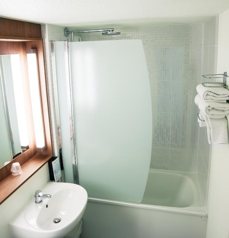 Double Room with One Double Bed image 2