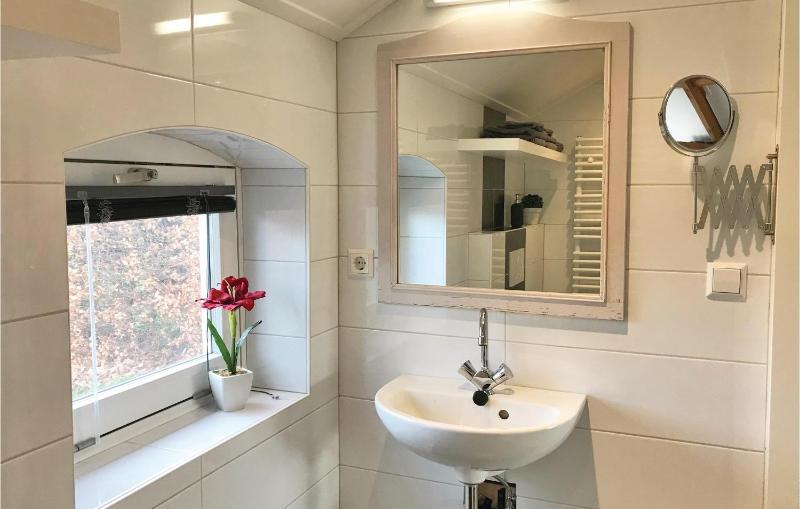 Two-Bedroom Holiday Home image 4