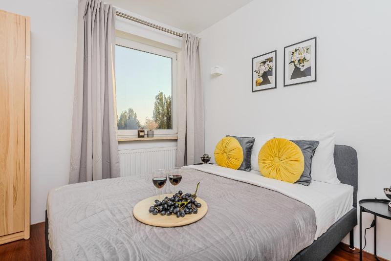 Lumina I Spacious 2BR Apart with Balcony I Jaccuzi I Parking - image 13
