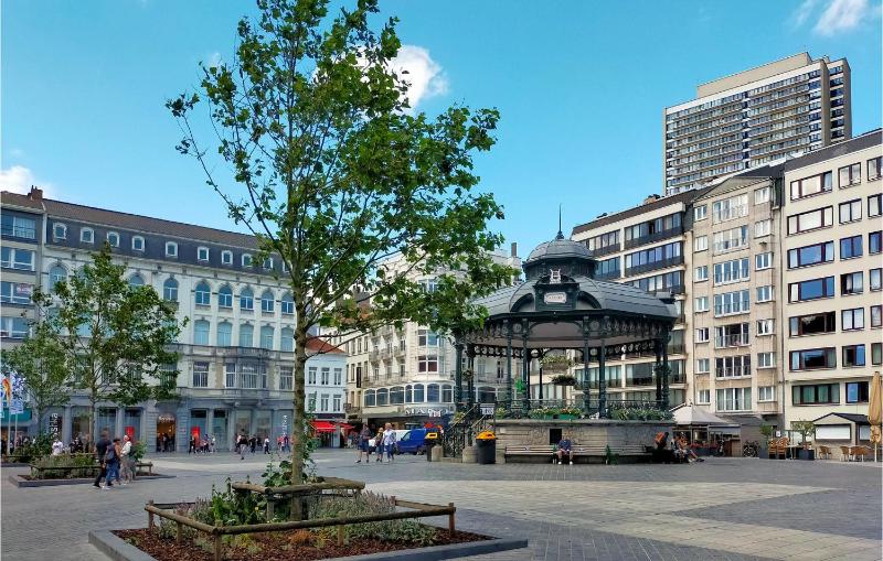 Beach Front Apartment In Oostende - image 2