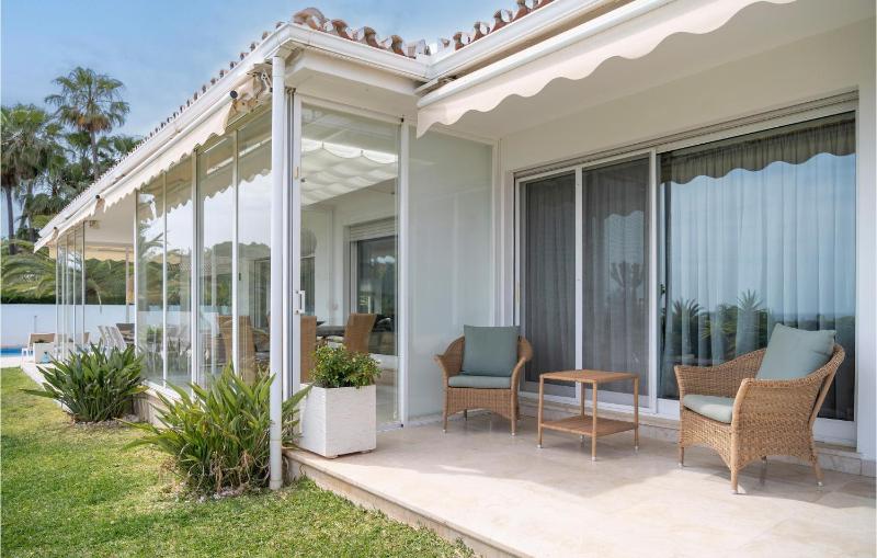 Gorgeous Home In Marbella - image 22