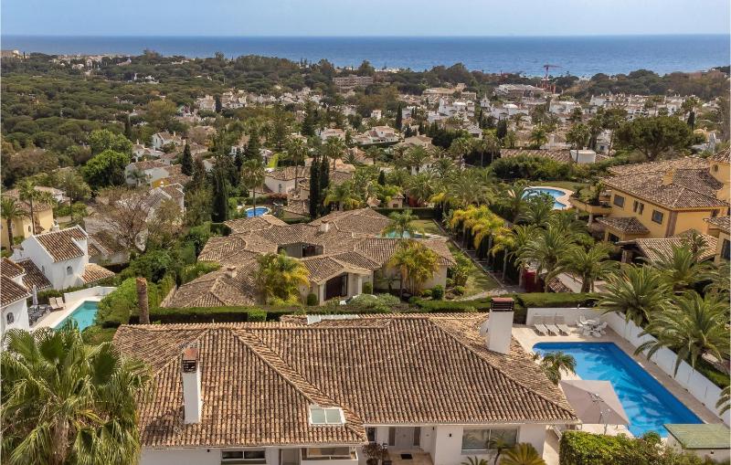 Gorgeous Home In Marbella - image 8