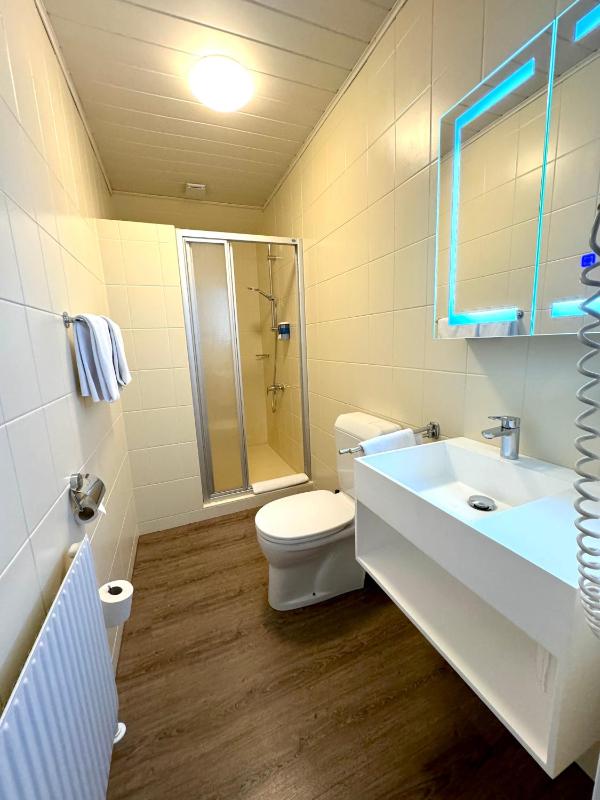 Quadruple Room image 2
